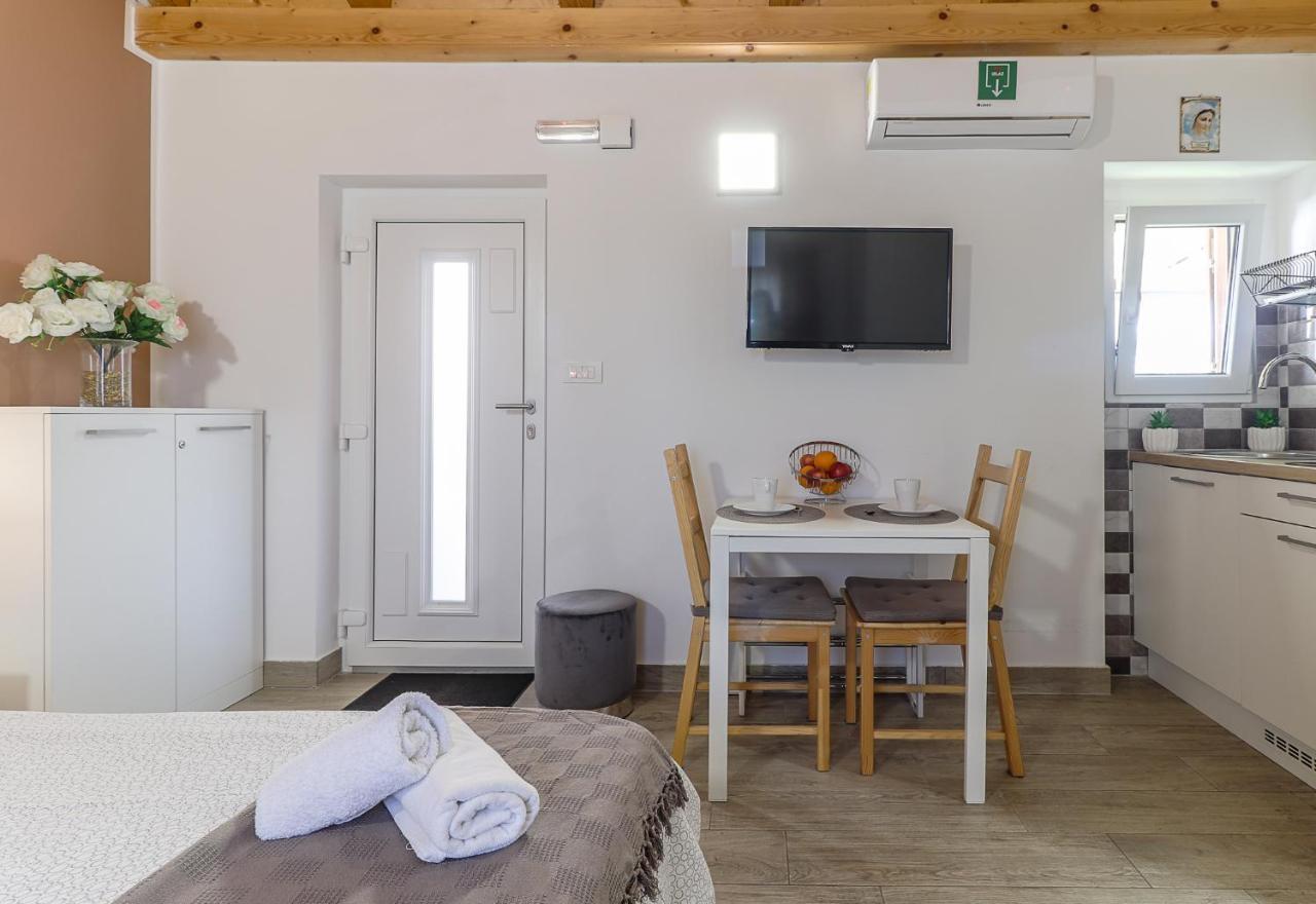 Apartman Juraj I Matej Vrsar Exterior photo