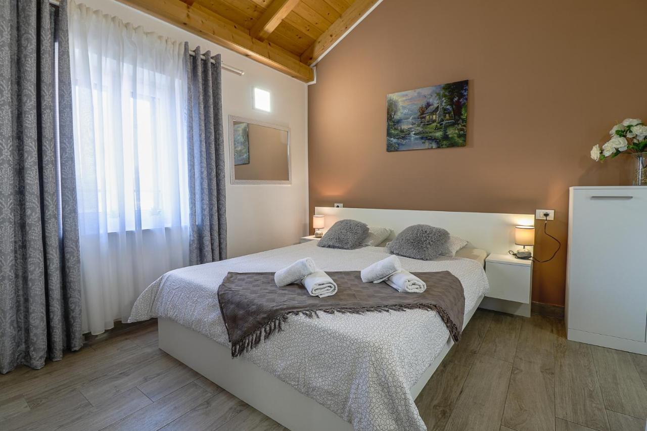 Apartman Juraj I Matej Vrsar Exterior photo